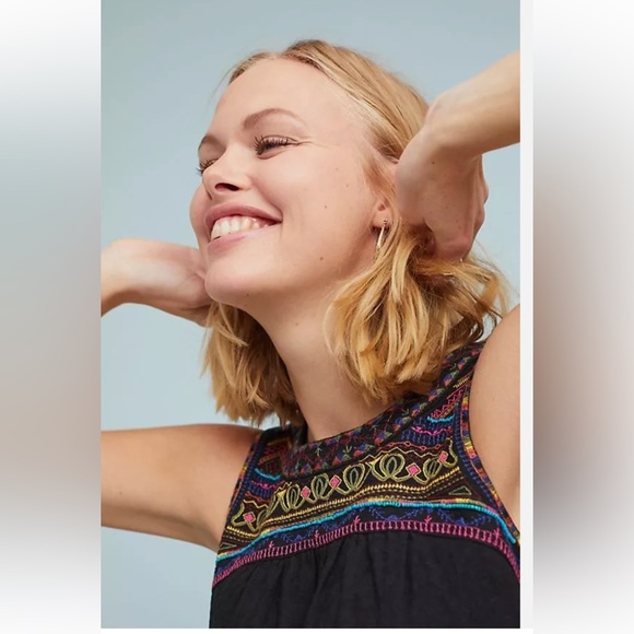 Gorgeous Anthropologie Akemi + Kin Mesa Black Embroidered Tank Top Size 4 - Picture 11 of 15